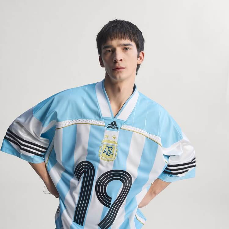 Az adidas retro kollekciója az egyik legsikeresebb kiskereskedelmi trend a foci-vb merchandising piacán